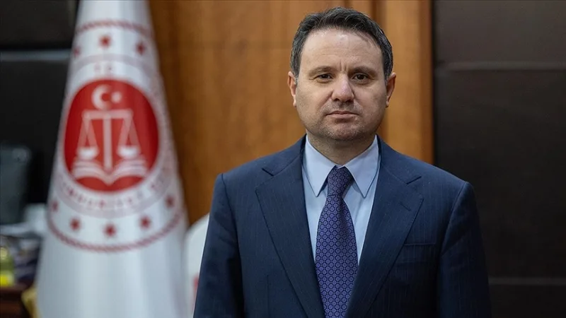 Declaração do Ministro Gürlek sobre o inquérito relativo à mulher que ameaçou um passageiro nos transportes públicos